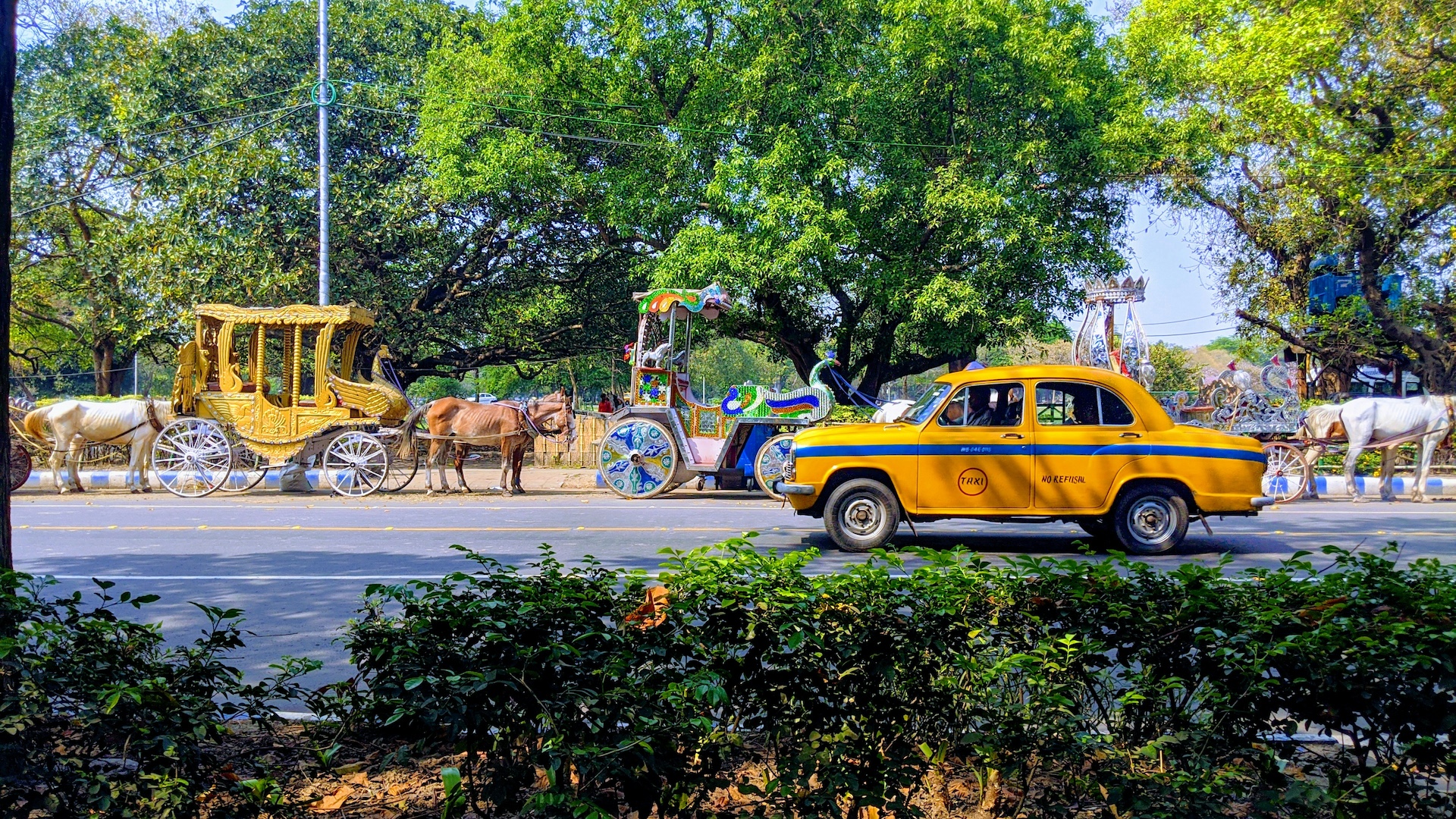 Delhi to Mathura Taxi – Daya Tour and Travels
