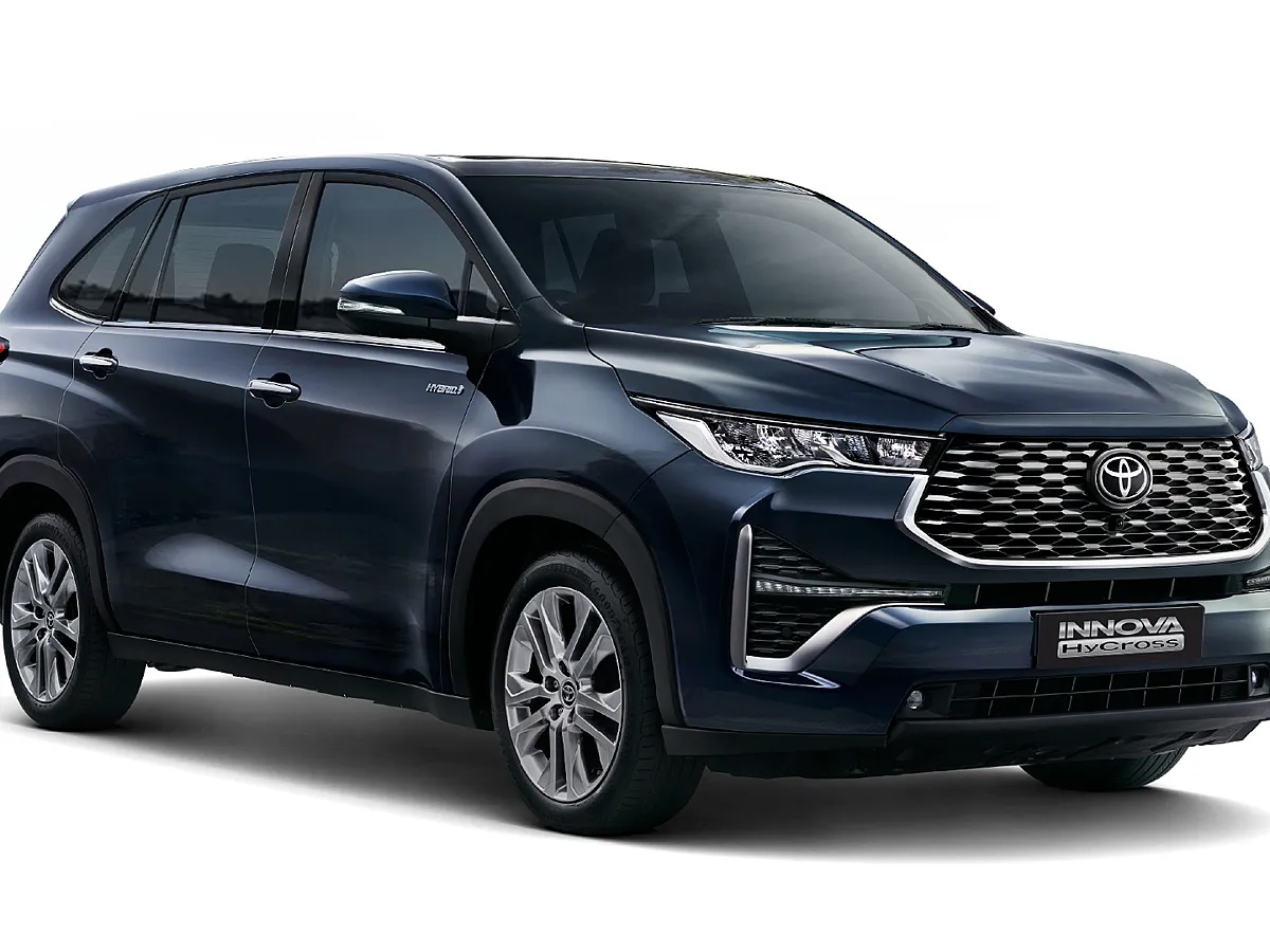Toyota Innova Hycross 6+1
